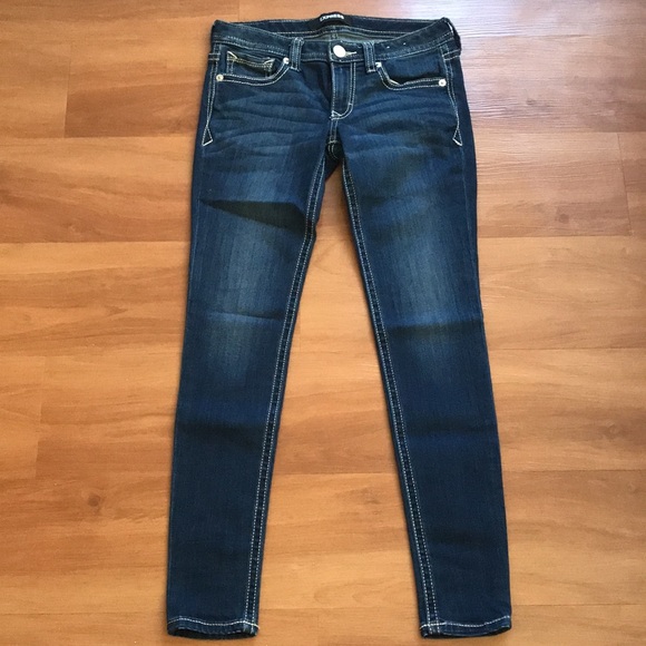 Express Skinny Jeans. Size 4 - Picture 3 of 4